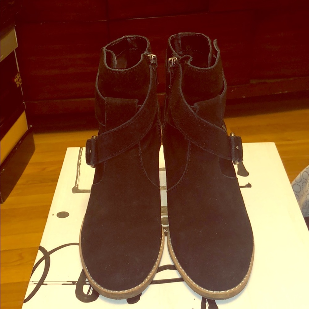 Ankle Suede Zipper Bootie